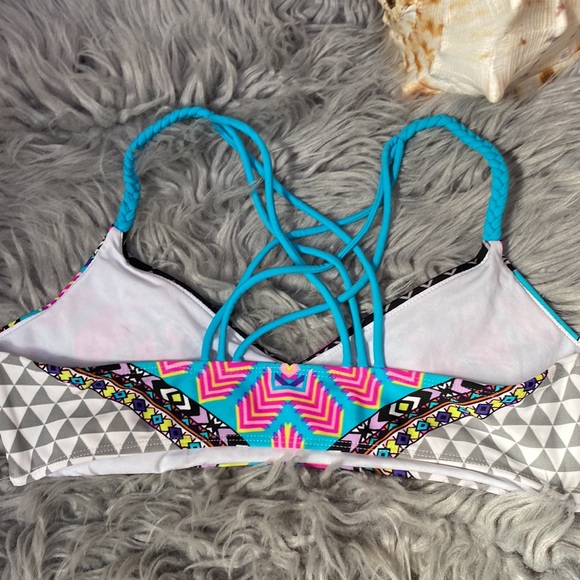 Tribal print bikini top - Picture 3 of 4